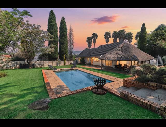 4 BEDROOM HOUSE FOR SALE IN STRUBENSVALLEI
